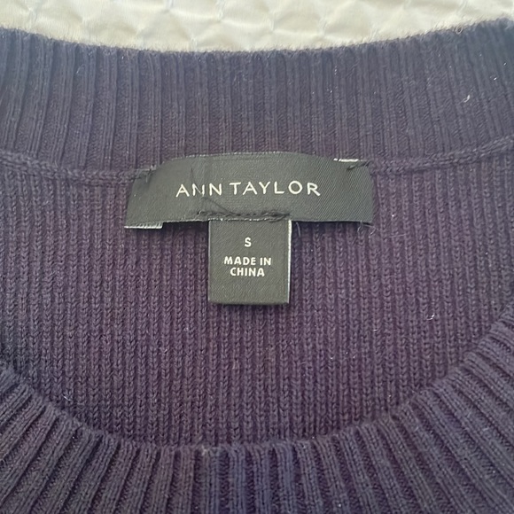 Ann Taylor Striped Sweater Pencil Skirt and Tank Set. Size Small - Picture 11 of 13